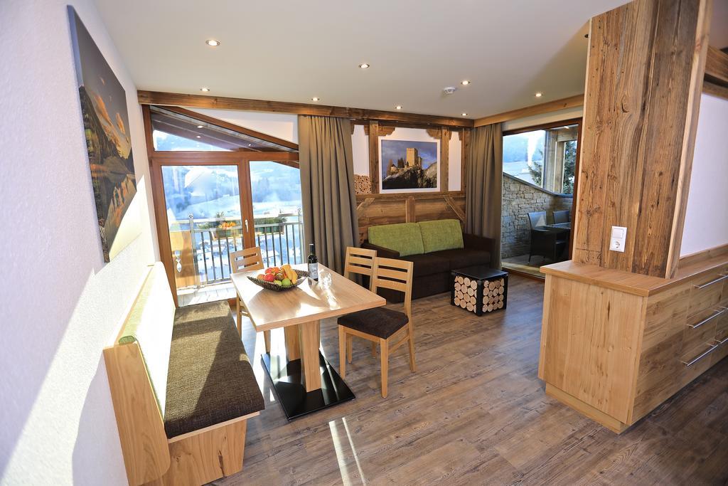 Naturlodge Ladis Ehemals Alpenlodge Alexander Inklusive Sommer Bergbahnticket Ngoại thất bức ảnh